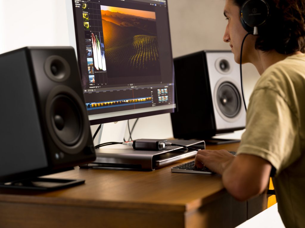 What is a House Curve? Optimizing Your Audio Setup
