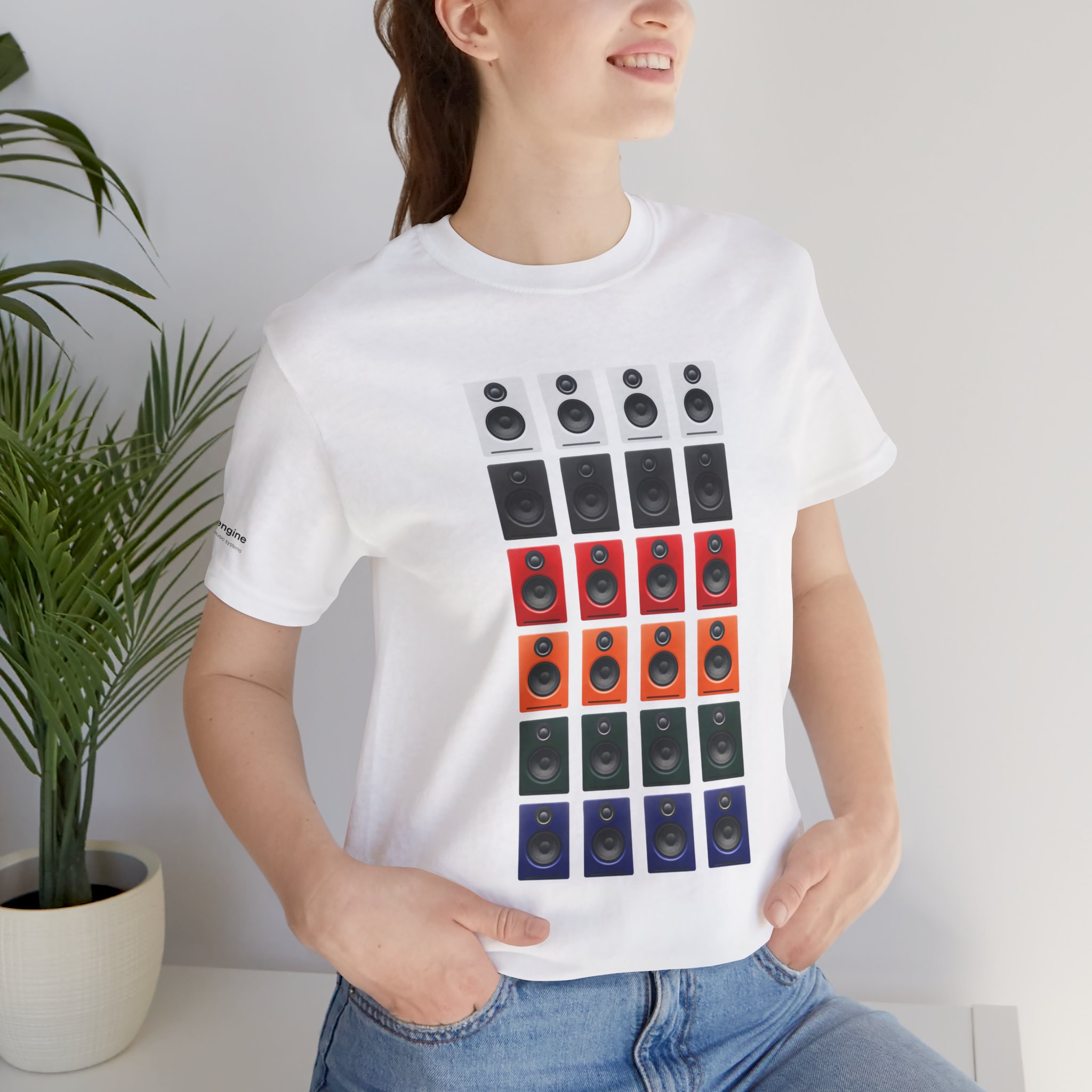 Retro Speaker Design Unisex Tee - Perfect for Music Lovers, Festival Wear, Casual Style, Gift for Him/Her, Everyday Comfort - Image 4